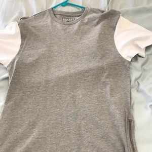 Gray t shirt with zippers on side